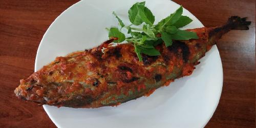 Andalas Restaurant: Warm Meals That Brighten Suprapto Street